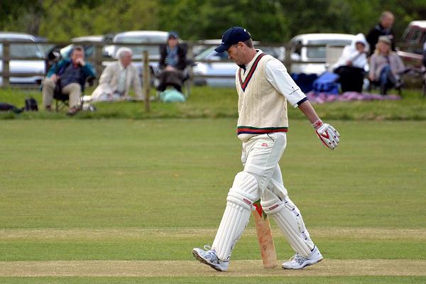 11 Graeme Hick comes out to bat.jpg